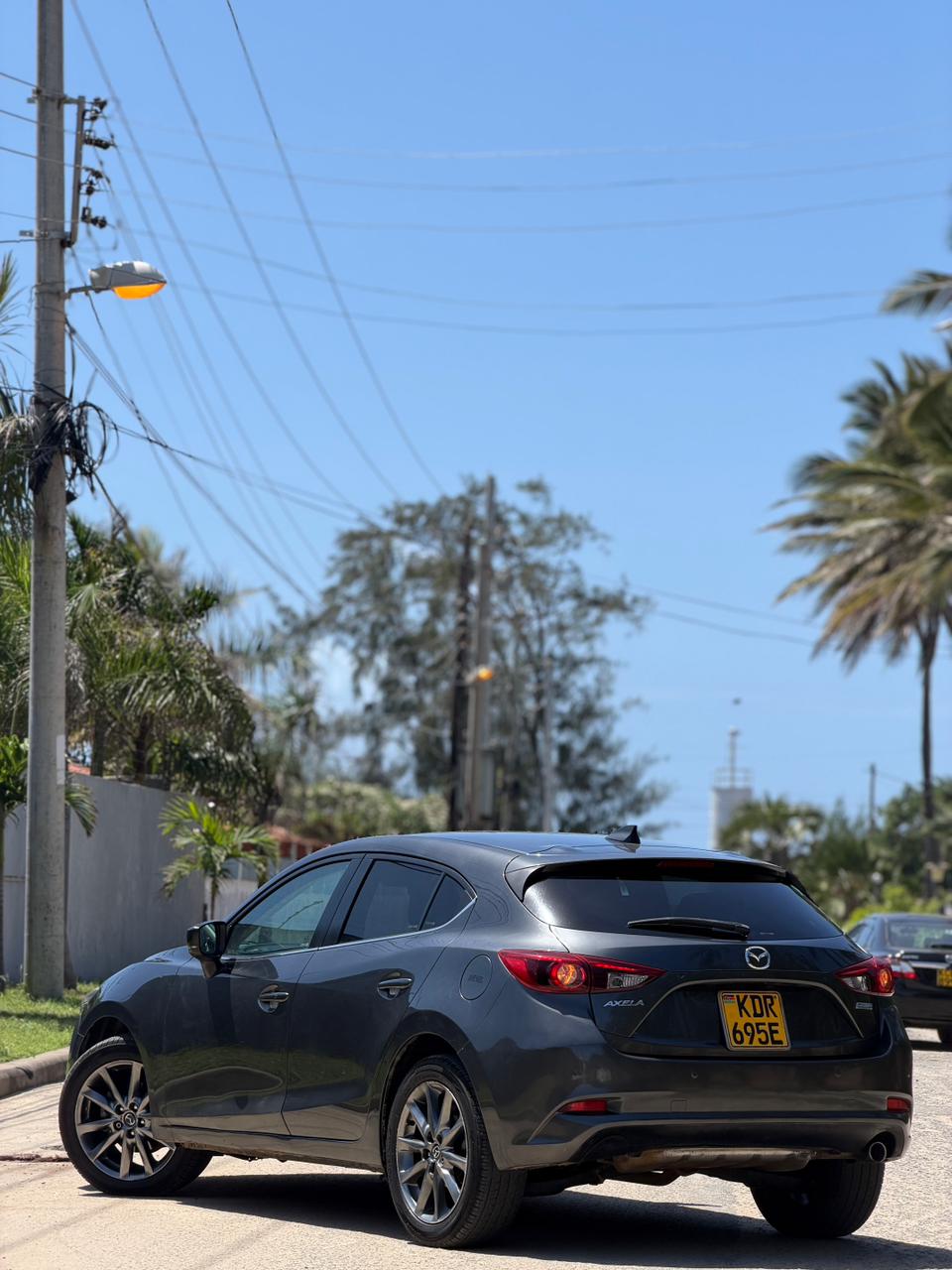 Mazda Axela XDL Package — view 9