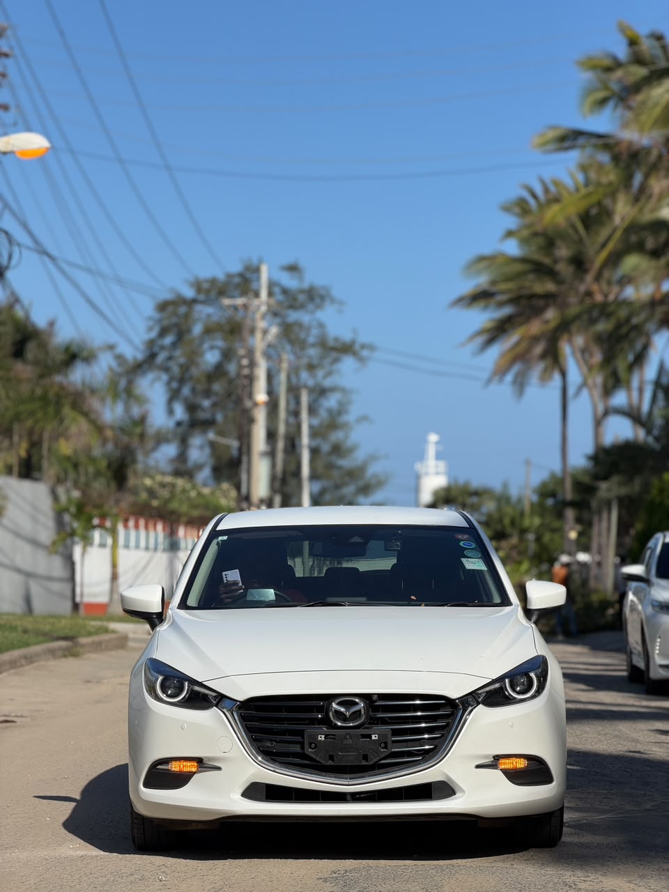 Mazda Axela — view 4