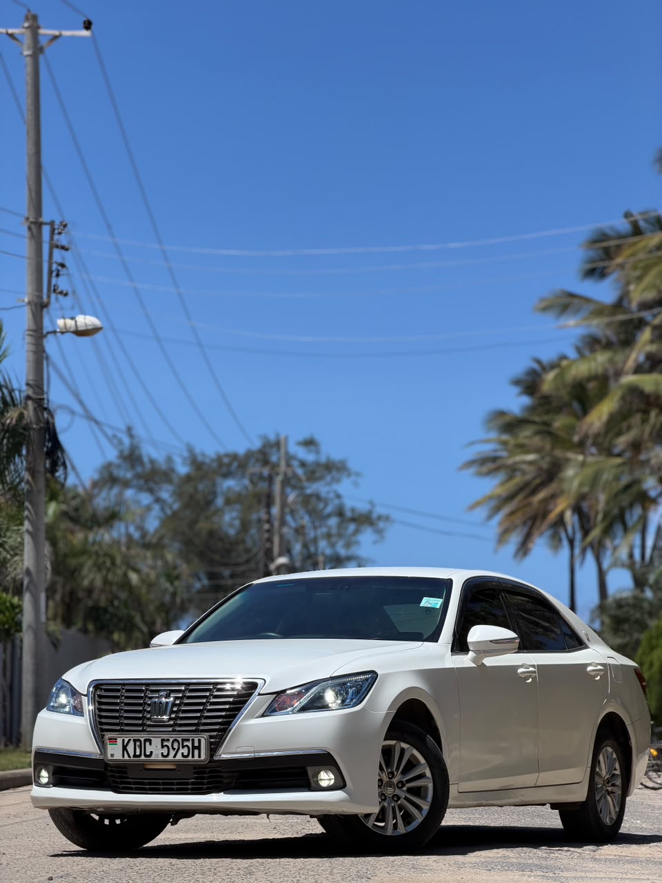 Toyota Crown Royal Saloon