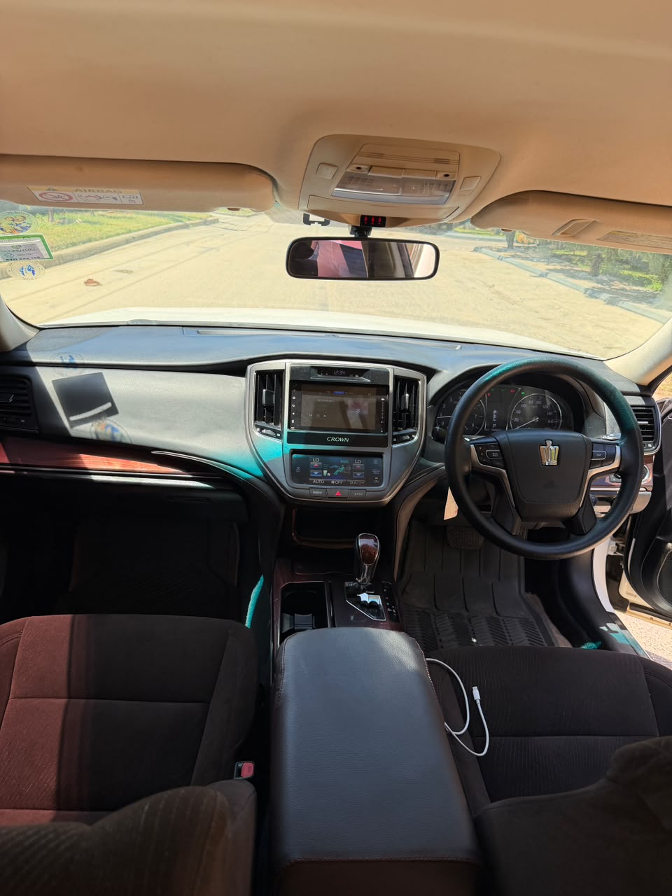 Toyota Crown Royal Saloon — view 8