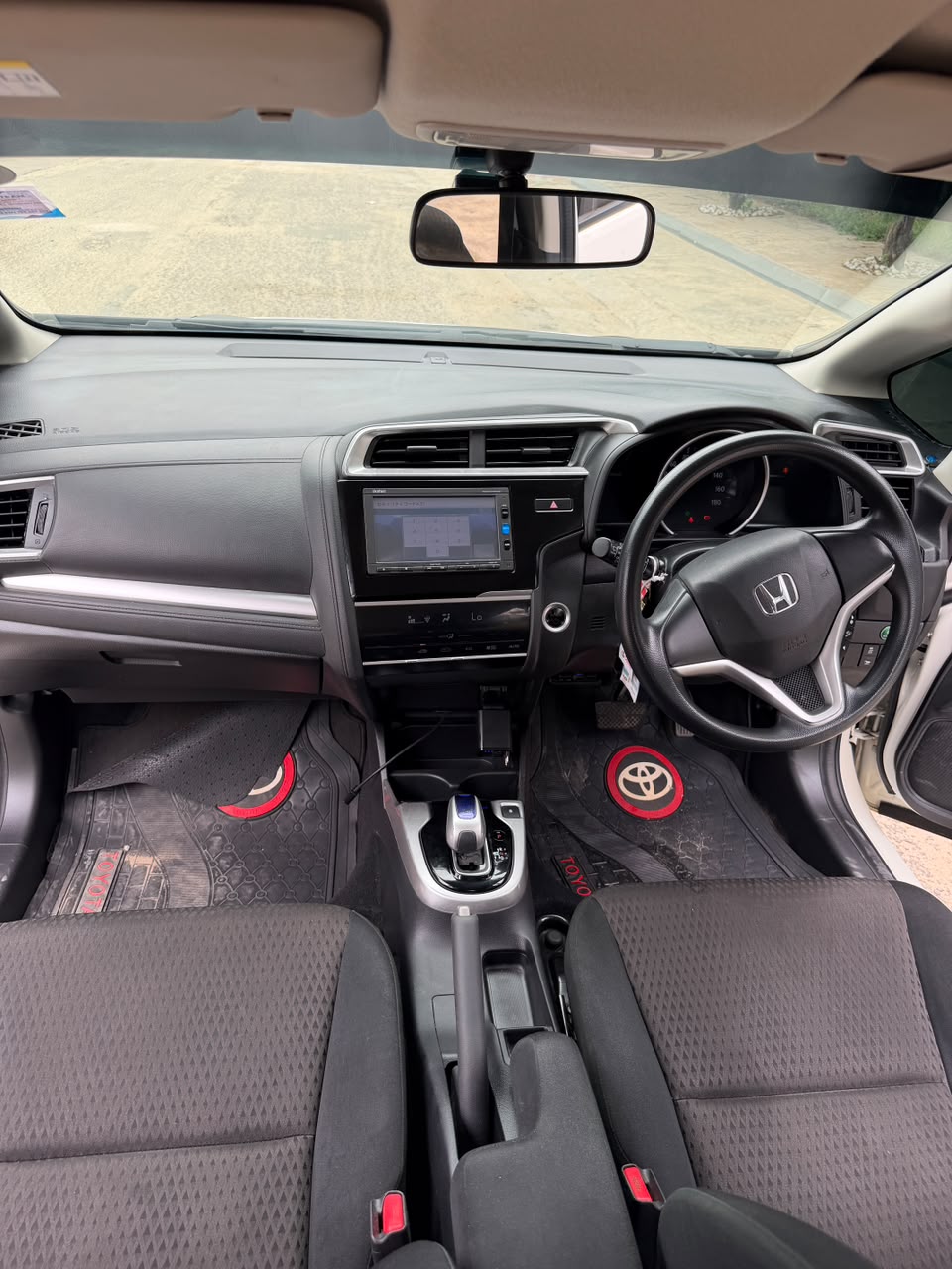 Honda Fit Hybrid — view 8