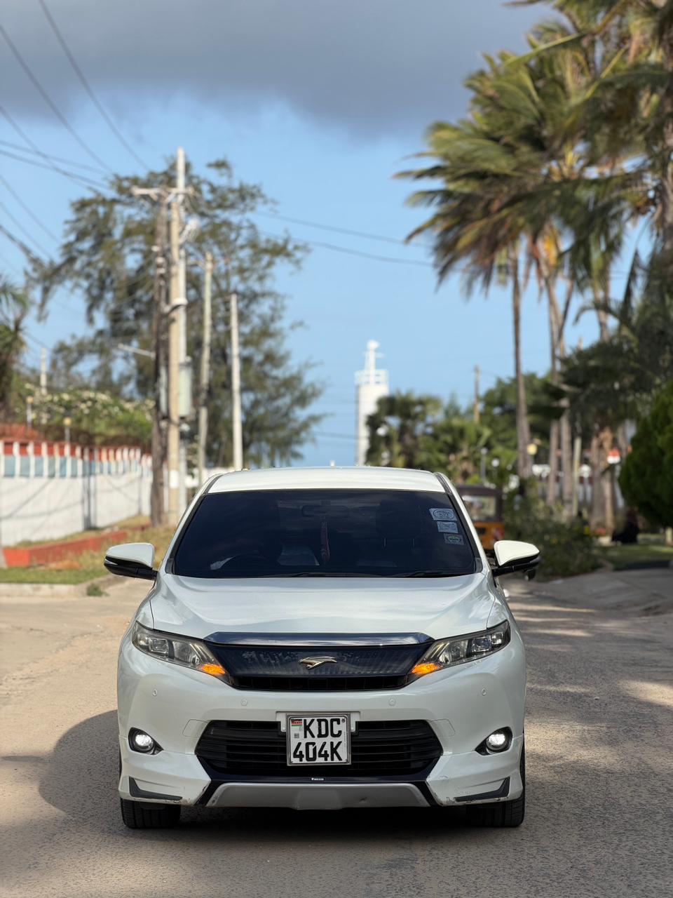 Toyota Harrier — view 10