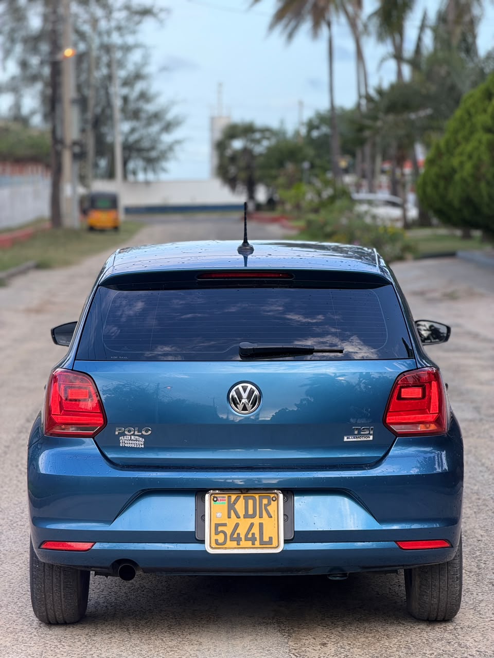 Volkswagen Polo — view 11