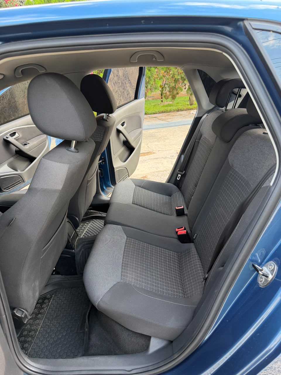 Volkswagen Polo — view 10