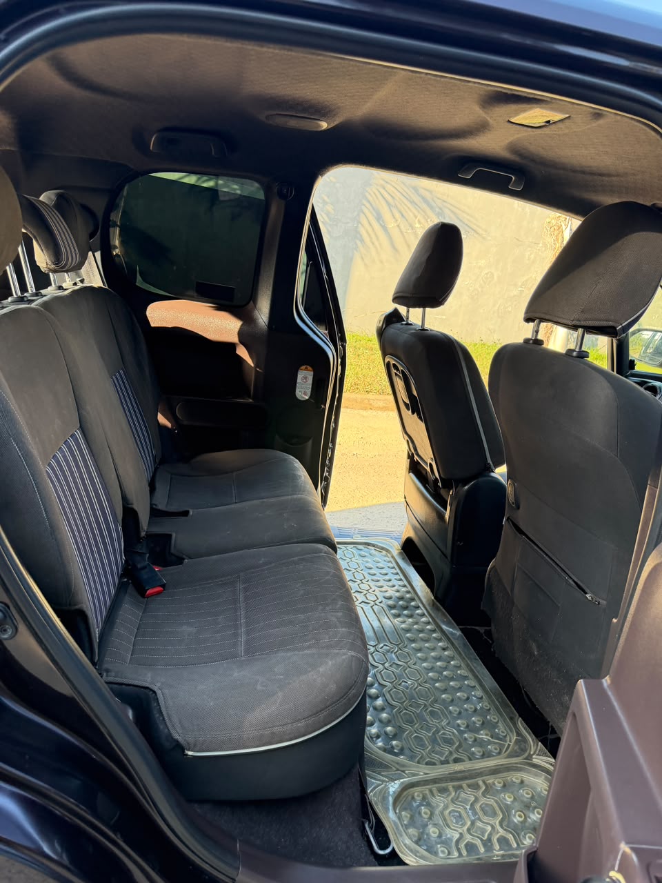 Toyota Spade — view 7