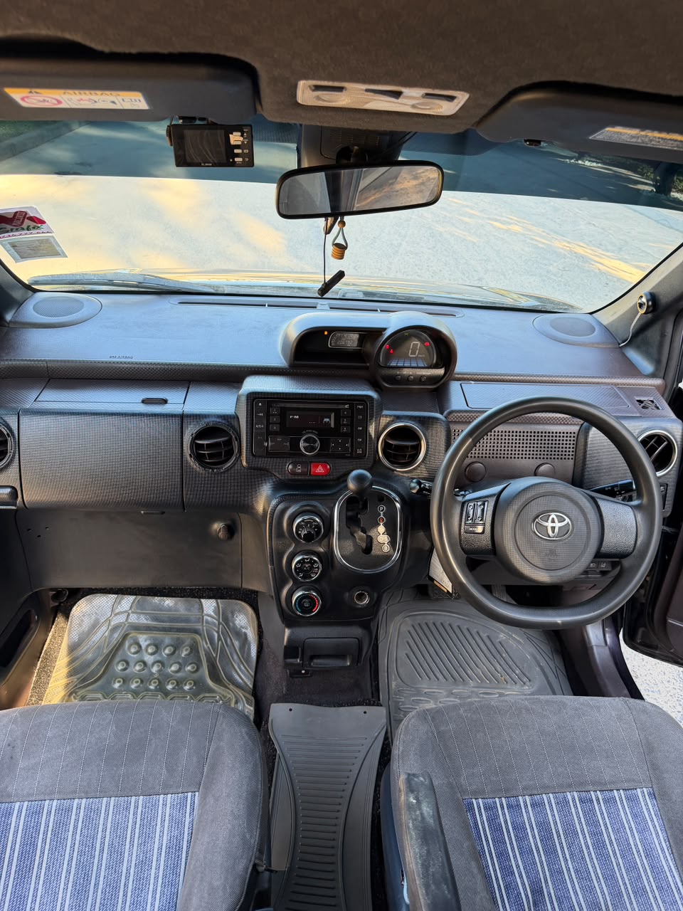Toyota Spade — view 10