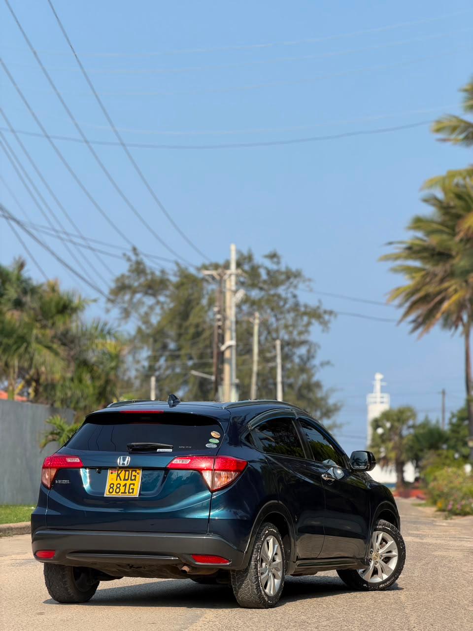 Honda Vezel Hybrid — view 5