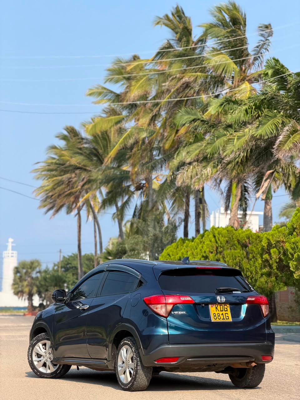 Honda Vezel Hybrid — view 6