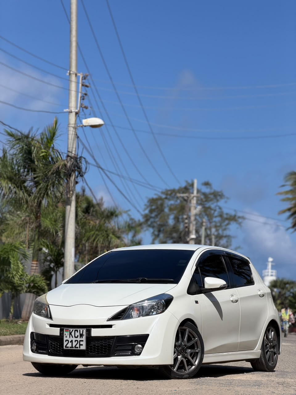 Toyota Vitz G'S Mechanical — Image 2
