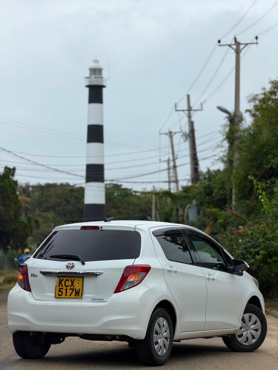 Toyota Vitz — view 4