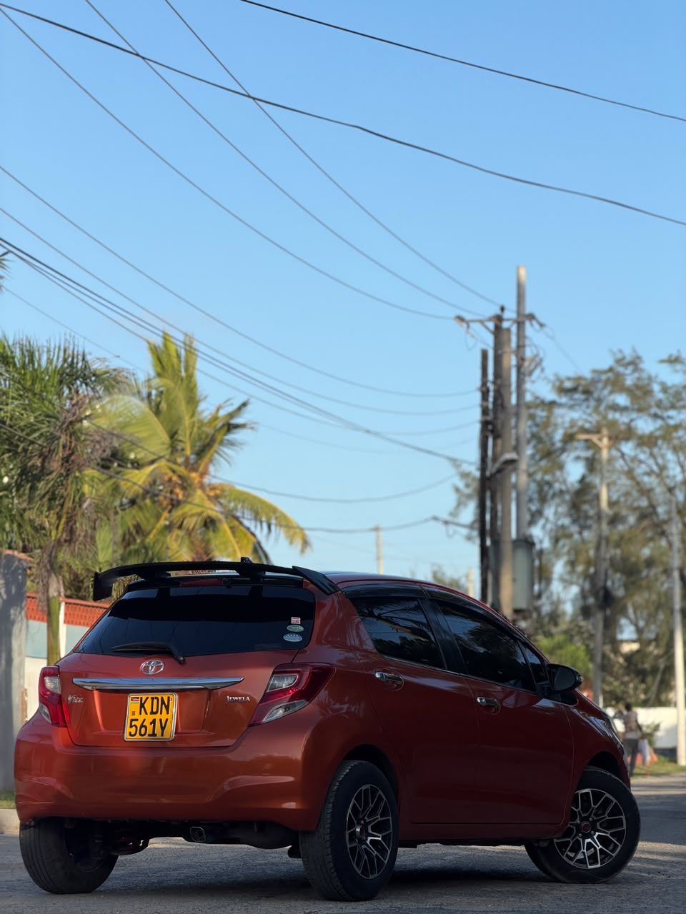 Toyota Vitz — view 4